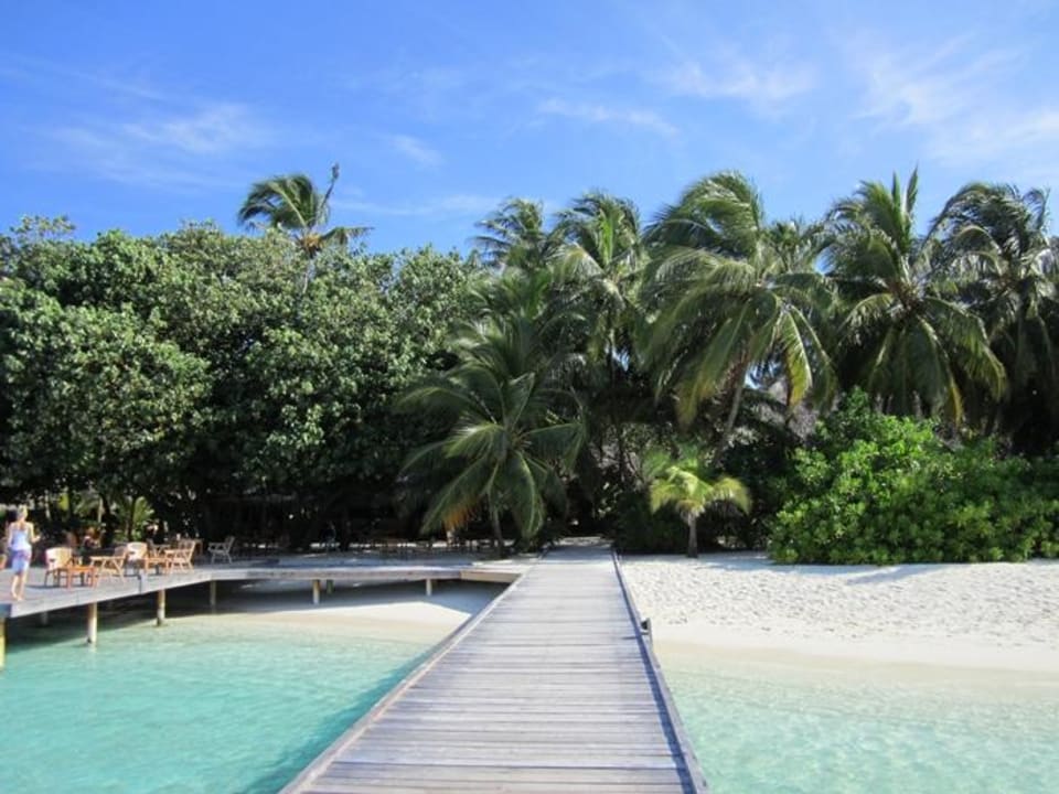Steg zur Tauchschule Inselmitte Kuramathi Maldives