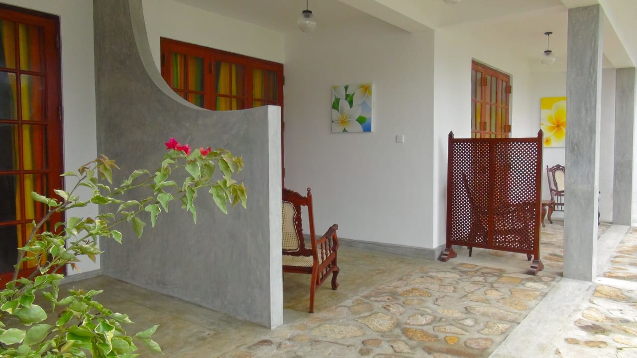 Veranda der Zimmer 7-9 im Ayurveda Garden Hotel Sri Lanka Ayurveda Garden & Shakti Villa