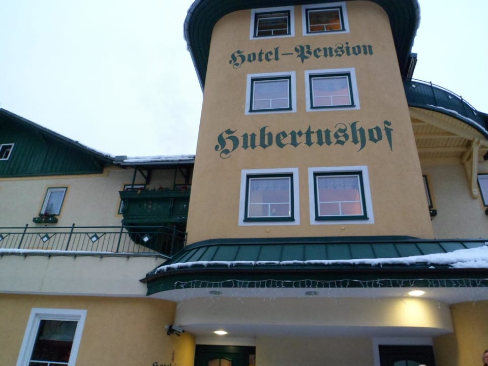 Aussenansicht der Dachterrasse und Zimmer mit Balkon Hotel Hubertushof