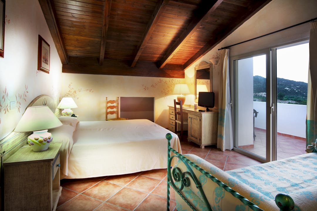 Zimmer Colonna Beach Hotel