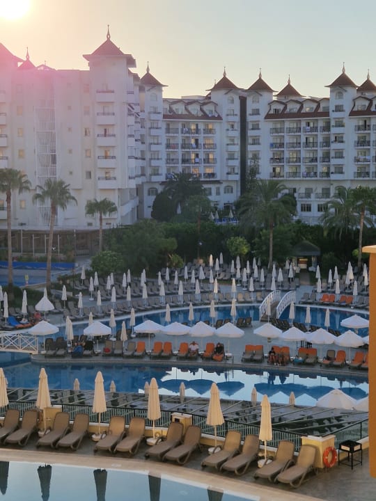 Pool Side Mare Resort & Spa