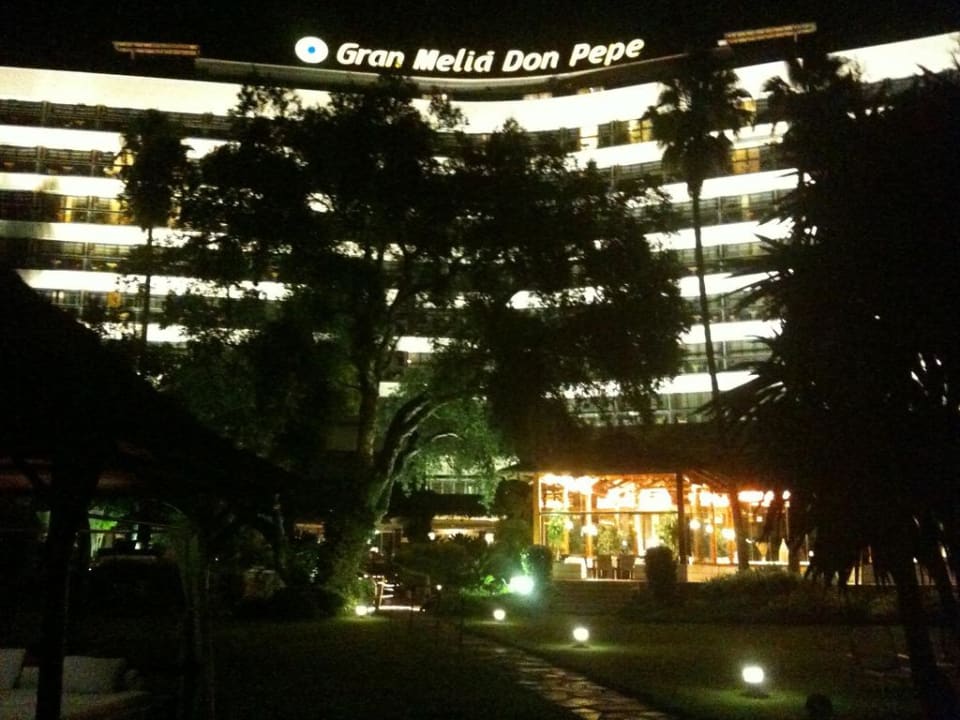 Ansicht bei Nacht Hotel Don Pepe Gran Meliá