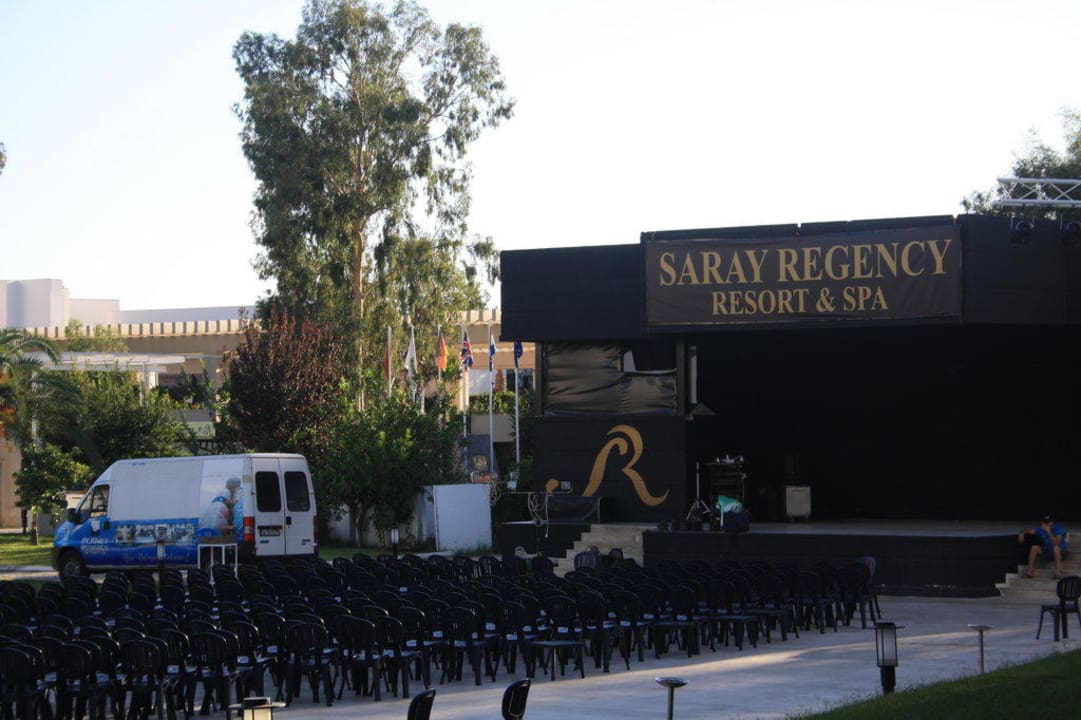 Blick auf die Showbühne Asteria Collection Side