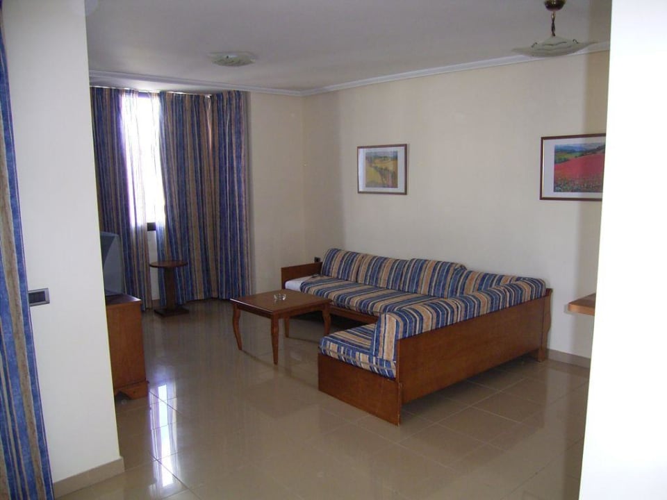 Wohnraum Grand Muthu Golf Plaza Hotel & Spa