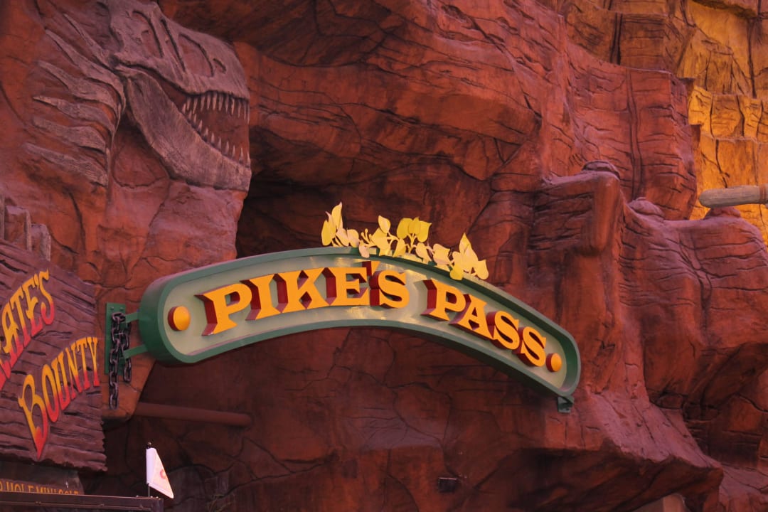 Adventuredom Hotel Circus Circus