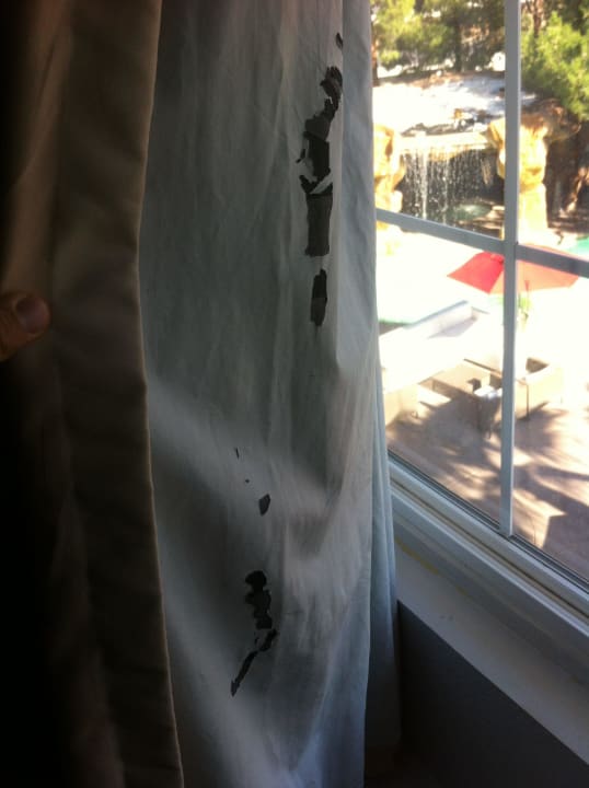 Vorhänge waren heruntergekommen Hotel Blue Moon Resort