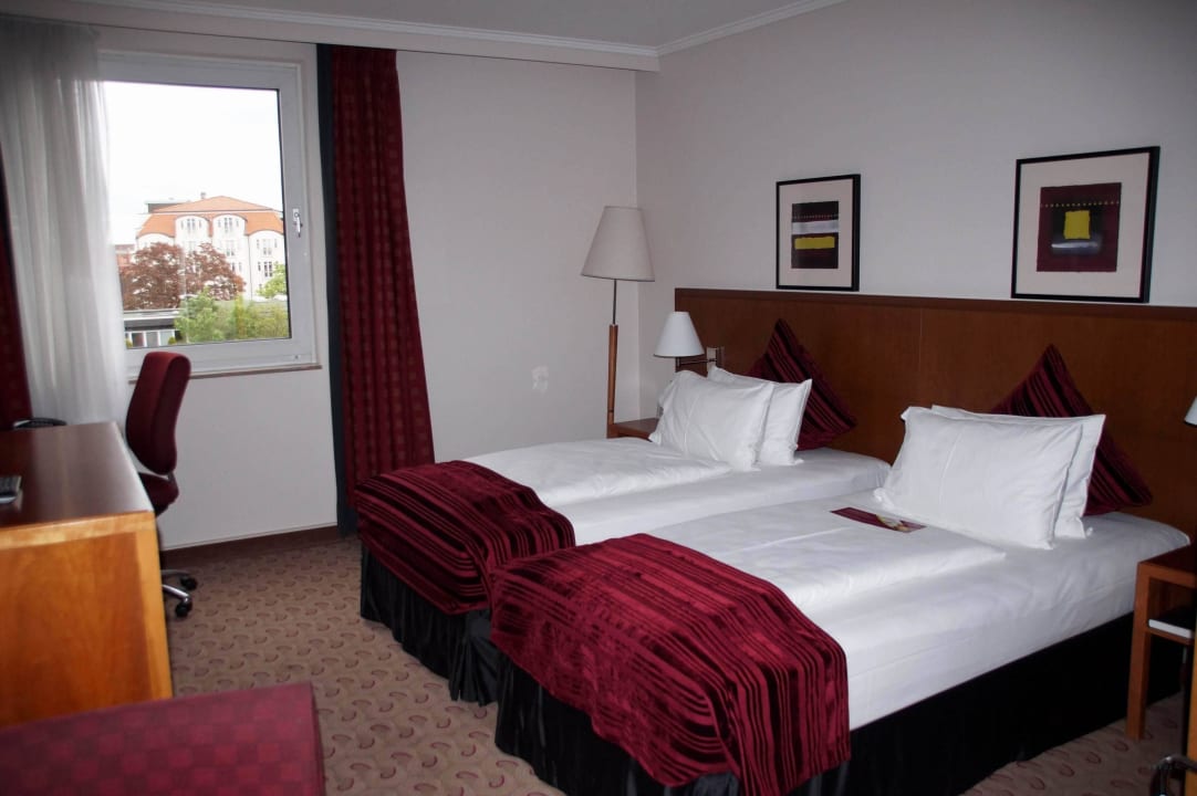 Zimmer und deren Ausstattung Crowne Plaza ® Hamburg - City Alster