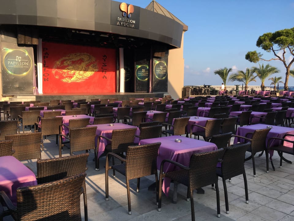 Die Bühne Papillon Ayscha