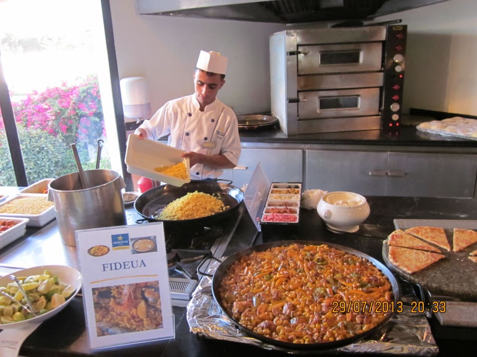 Die Köche bei der Arbeit Iberostar Waves Founty Beach