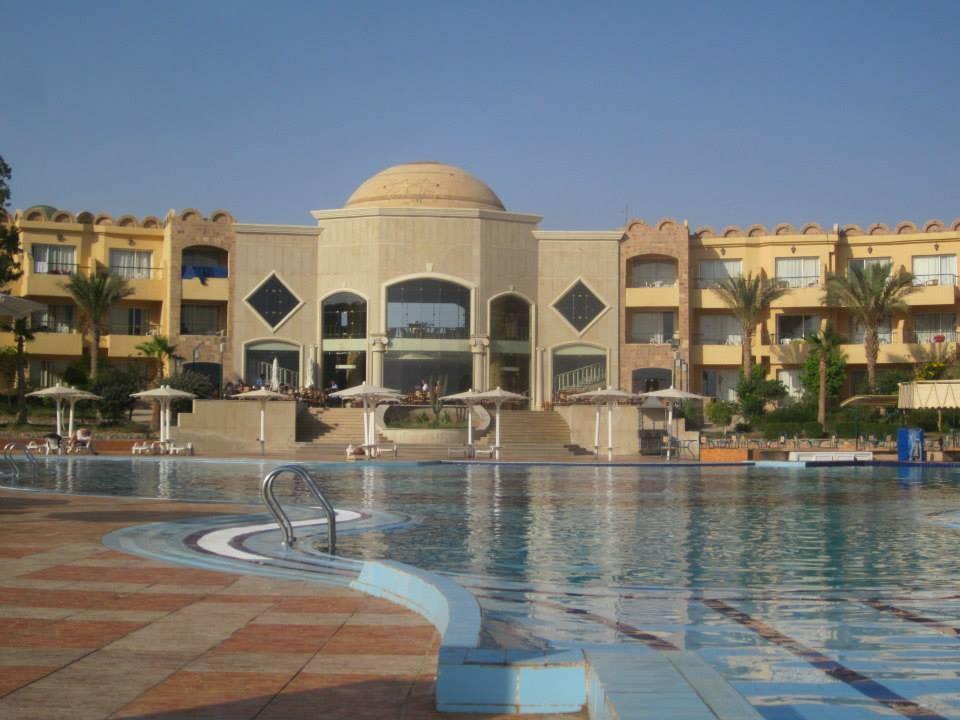 Mit Hauptgebäude Utopia Beach Club