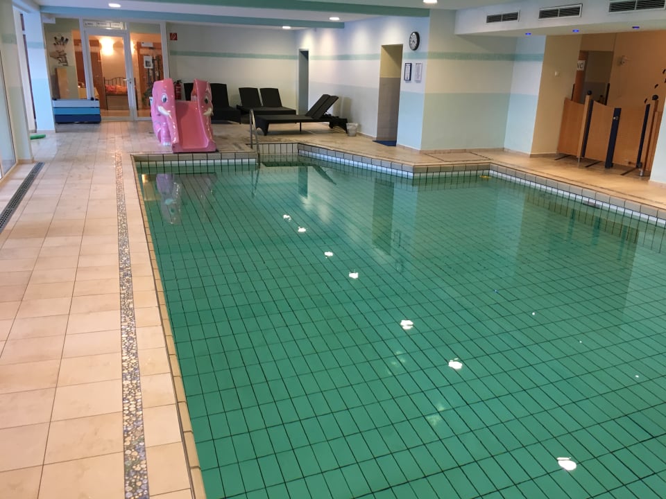 Pool Familienhotel Trebesingerhof