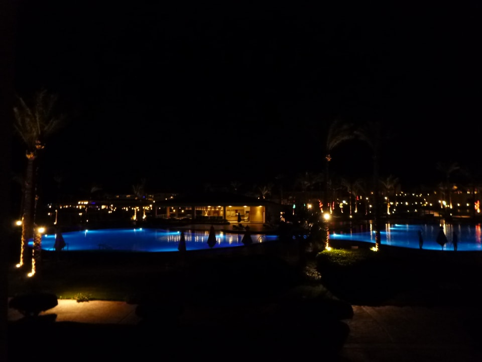 Ausblick bei Nacht Cleopatra Luxury Resort Makadi Bay