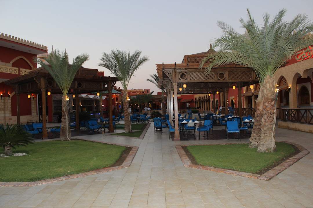 Hauptrestaurant von außen Pickalbatros Alf Leila Wa Leila Resort - Neverland Hurghada