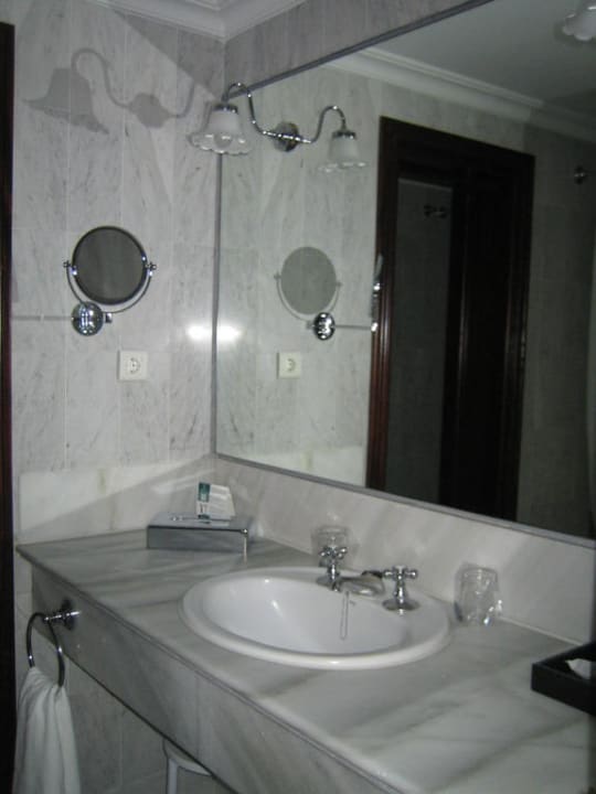 Badezimmer Hotel El Fuerte Marbella