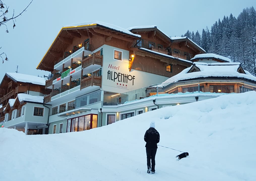 Außenansicht Hotel Alpenhof