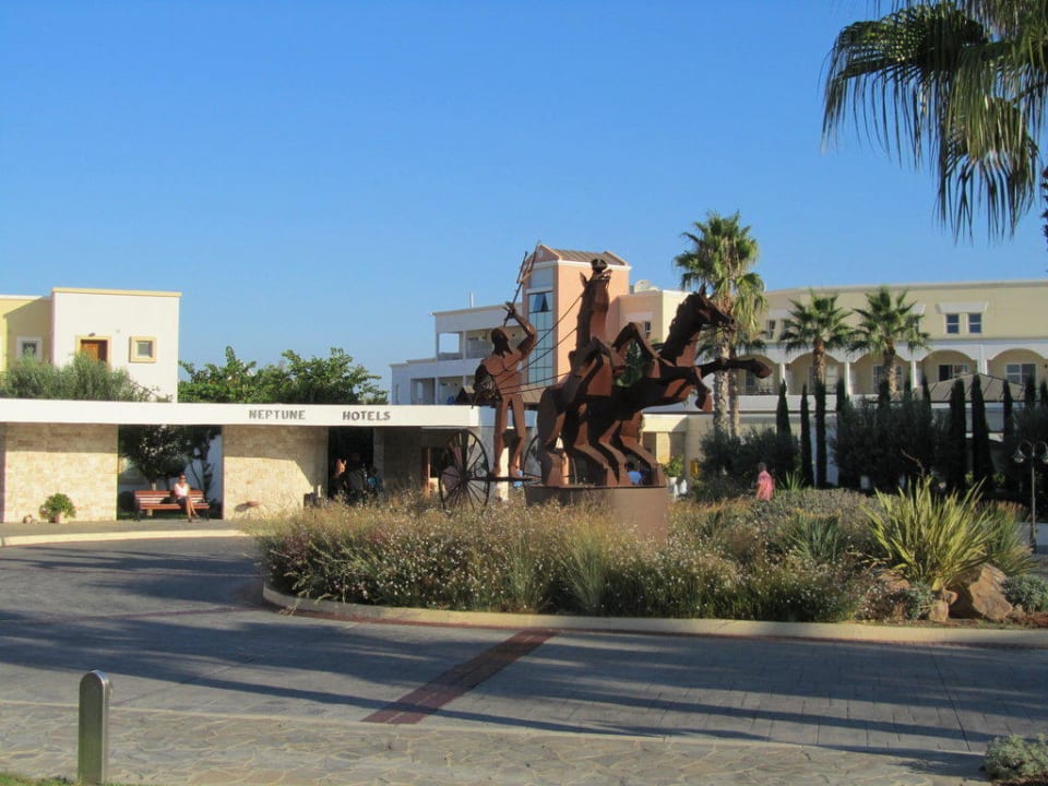 Immer was zu sehen! Neptune Luxury Resort