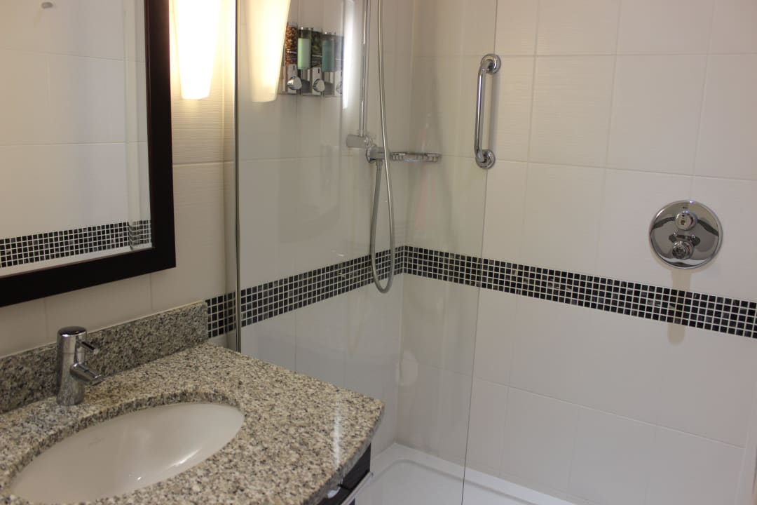 Bad Hampton by Hilton London Croydon