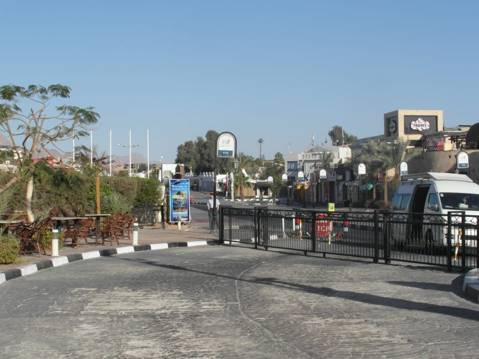 Vom Eingang Richtung Stadt Naama Bay Hotel & Resort