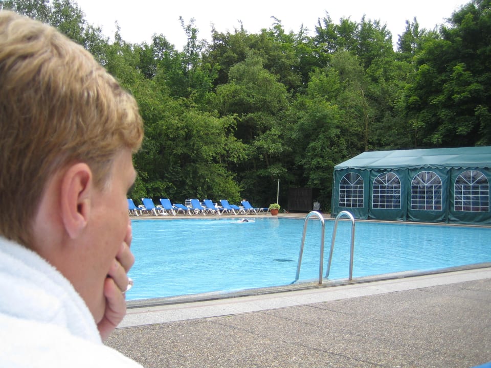 Poolanlage außen PLAZA Premium Timmendorfer Strand
