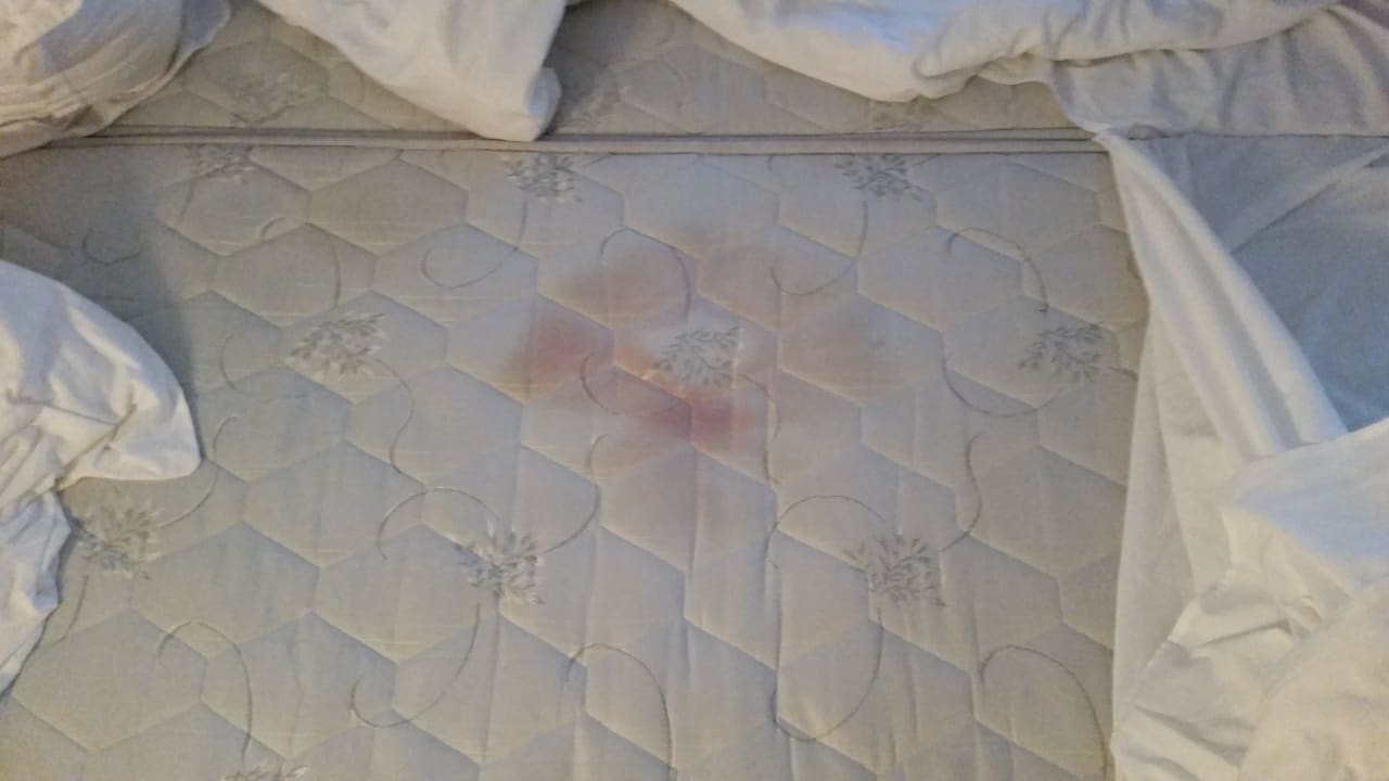 Die ausgeleierten Matrazen waren schon der Hammer. Elena Hotel