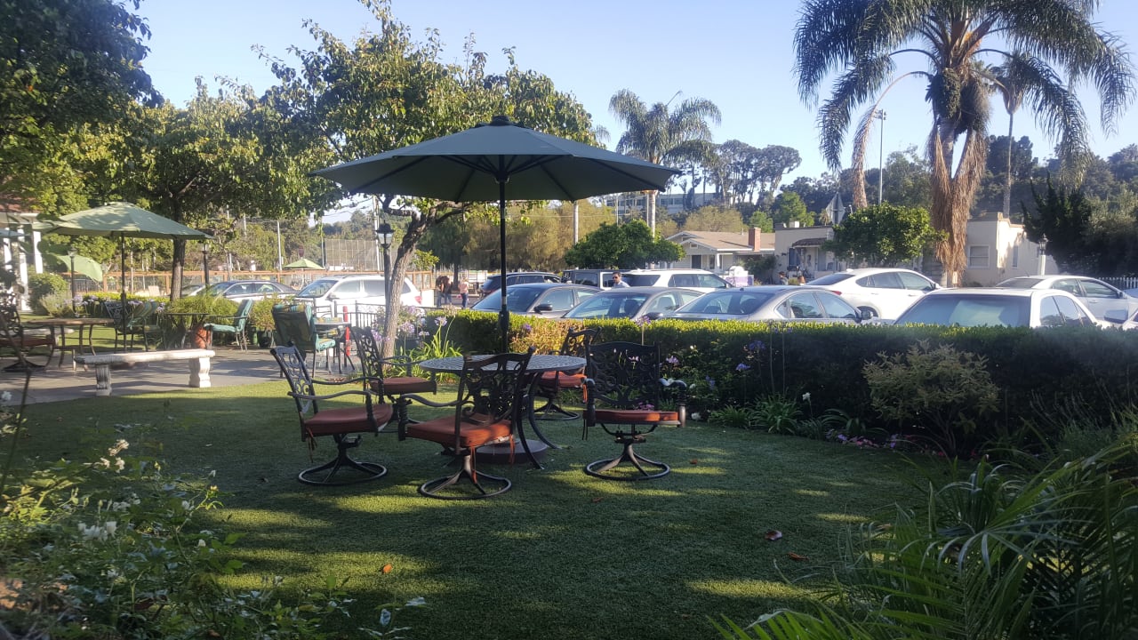 Gartenanlage Hotel Lavender Inn by the Sea