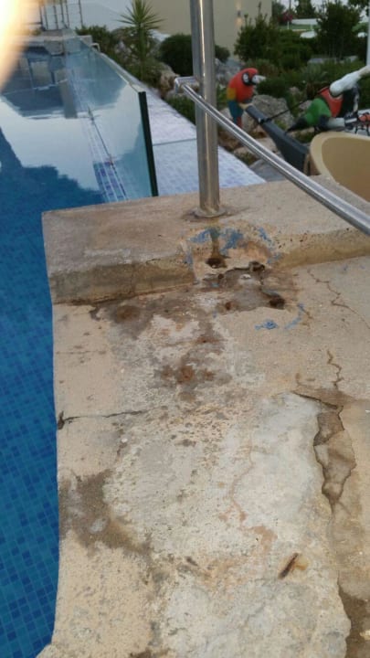 Defekte Leiter Pool  alltoura Club Hotel Porto Angeli Beach Resort