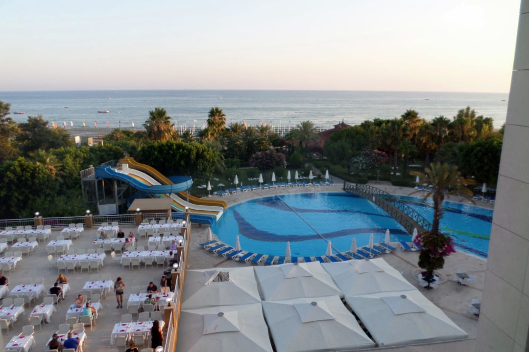 Terrasse mit Poolbereich Hotel Terrace Beach Resort