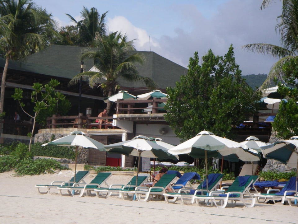 Blick vom Strand aufs Hotel Banana Fan Sea Resort