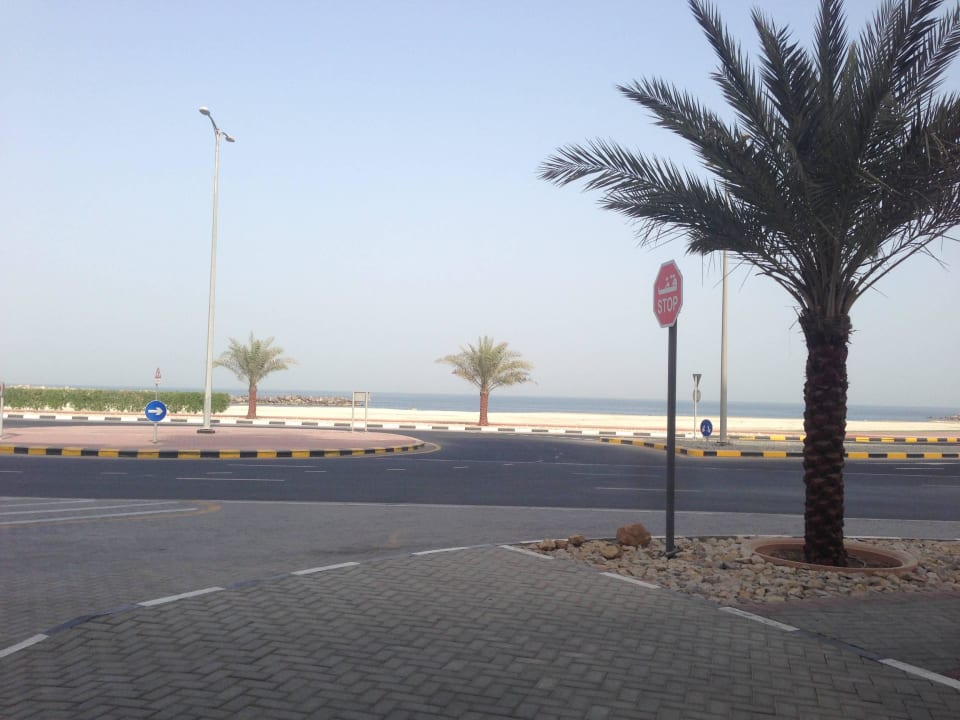 Einfahrt DoubleTree by Hilton Resort & Spa Marjan Island