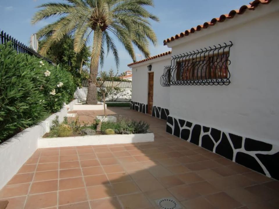 Eingang zum Bungalow Hotel Los Porches