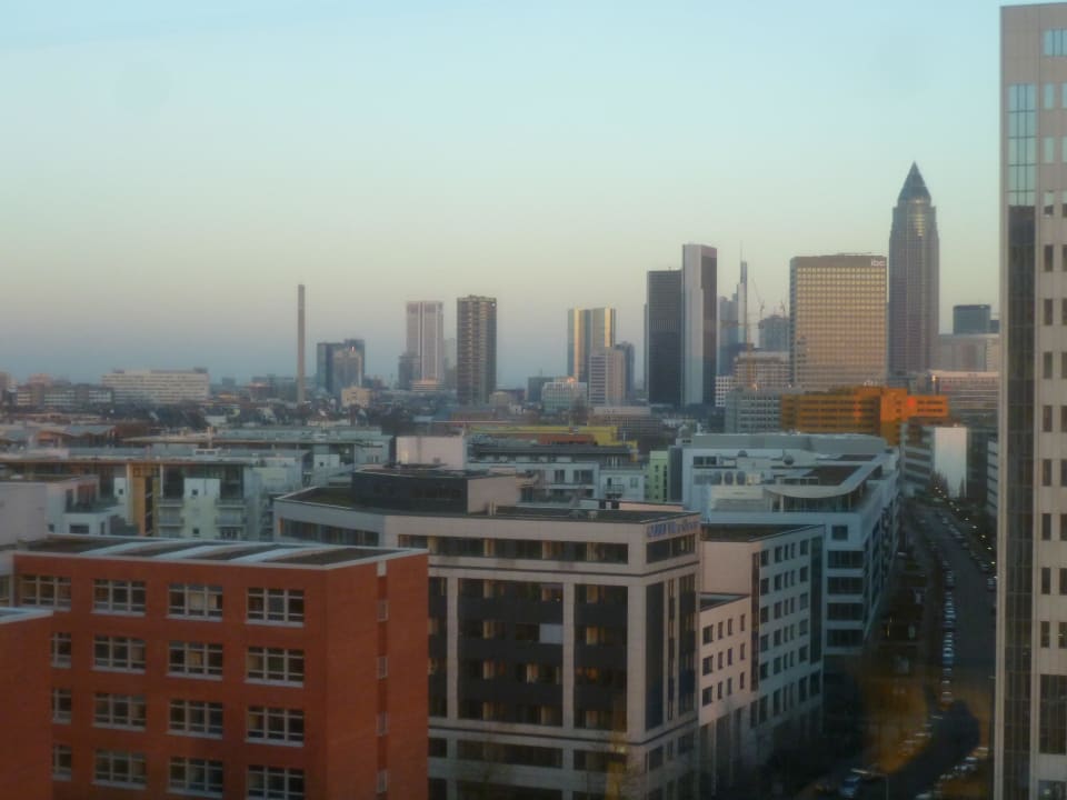 Blick auf die Skyline - Zimmer 810 Radisson Blu Hotel Frankfurt