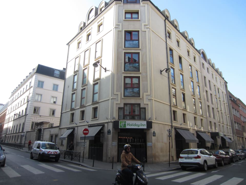 Aussenansicht - Lage am Eck zwischen 2 Strassen Hôtel Des Grands Voyageurs