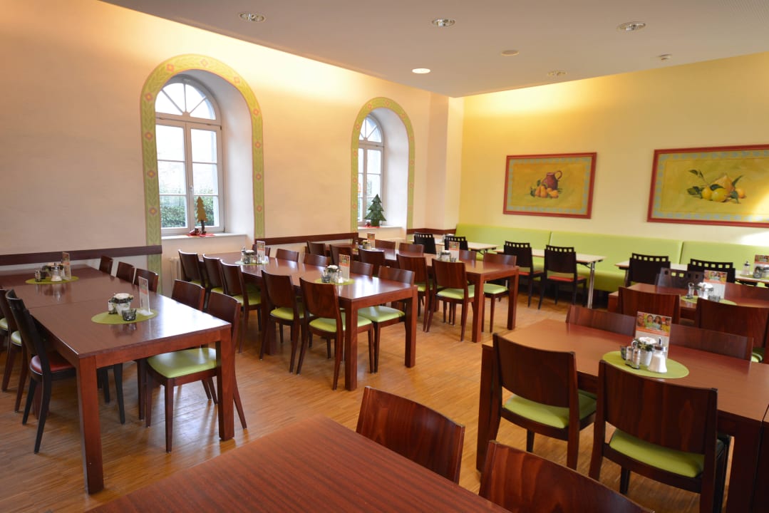 Speiseraum der Jugendherberge Diez Grafenschloss-Jugendherberge Diez