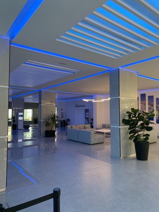 Lobby The Ibiza Twiins