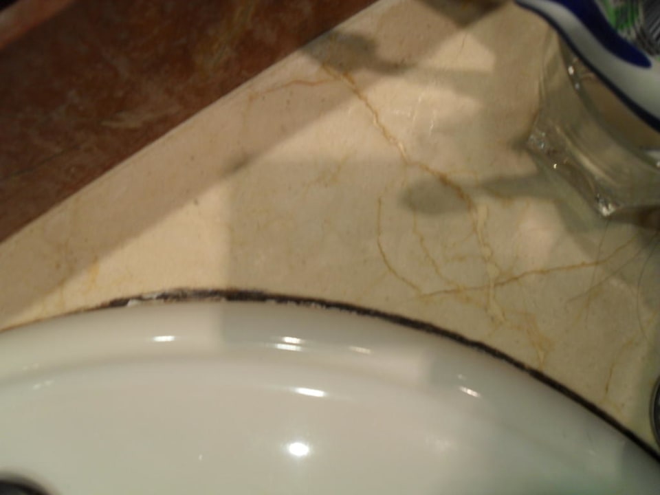 Waschbeckenrand Green Garden Aparthotel