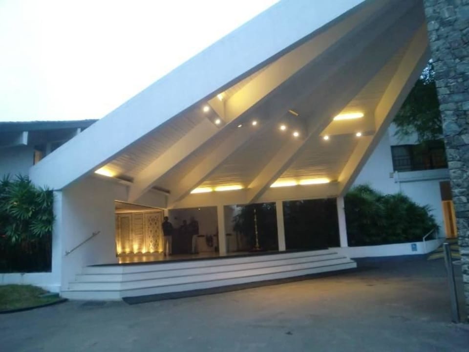 Hoteleingang Hotel Cinnamon Citadel Kandy