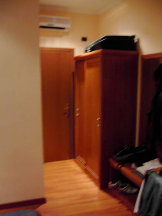 Zimmer/ Kleiderschrank Hotel Ducale