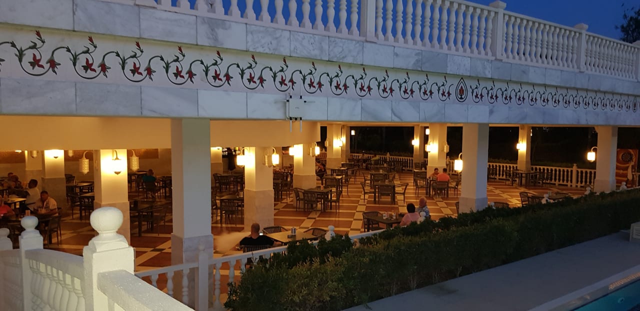 Gastro Royal Taj Mahal Hotel
