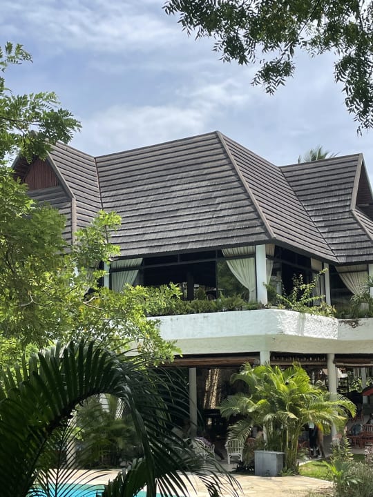 Gastro Travellers Beach Hotel & Club