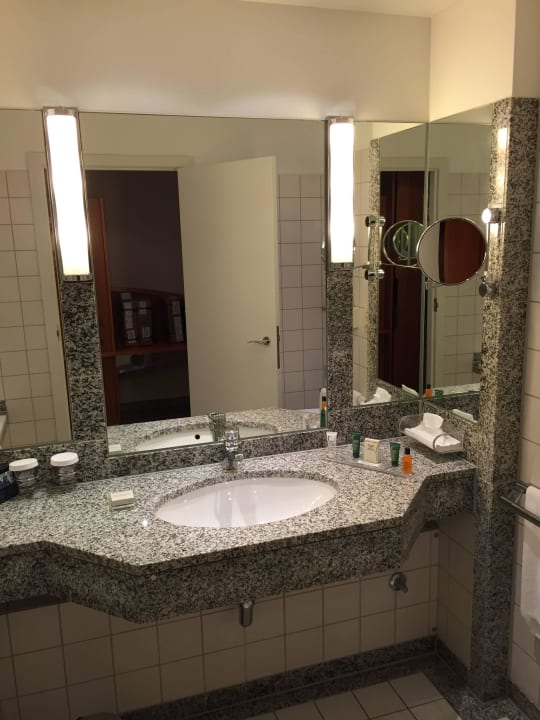 Bad Hilton Munich Airport