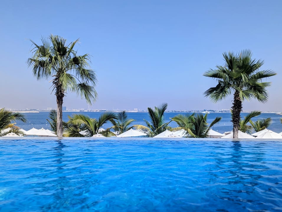 Pool Hampton by Hilton Marjan Island