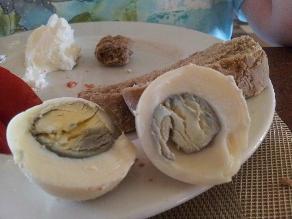 Gekochtes Ei muss so nicht sein.... Pickalbatros Alf Leila Wa Leila Resort - Neverland Hurghada