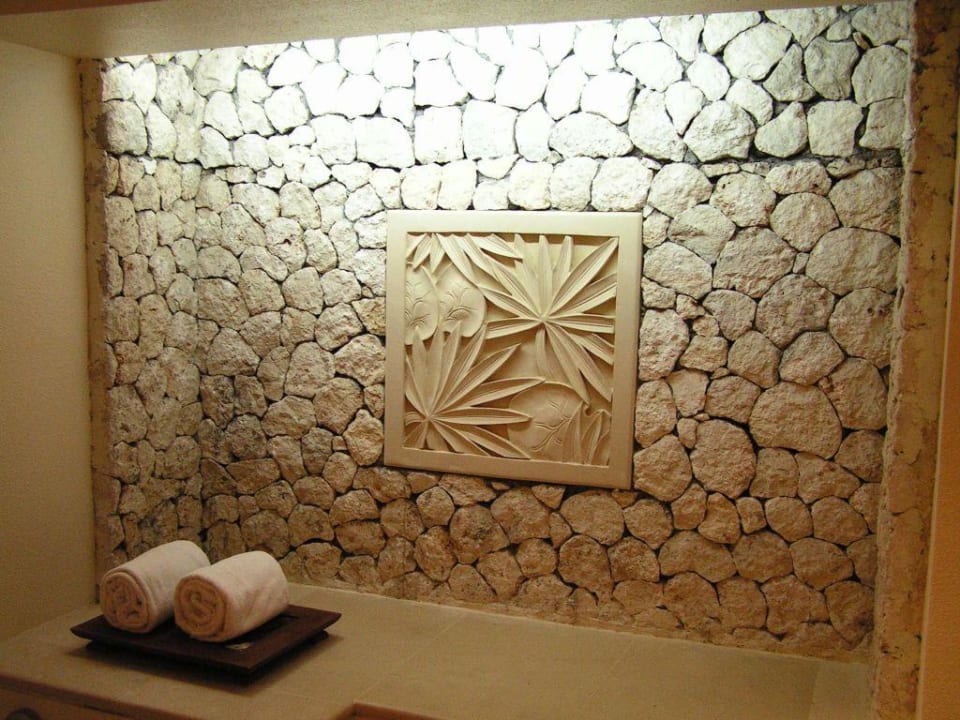 Badezimmer im Deluxe-Chalet Padma Resort Legian