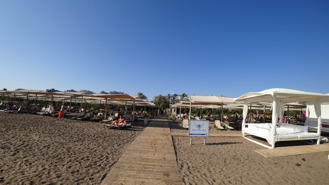 Strand Royal Wings Hotel