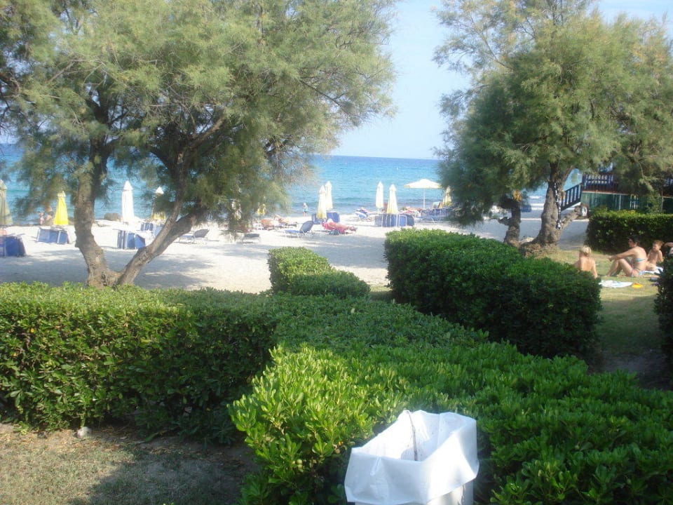 Blick zum Strand Pallini Beach Hotel