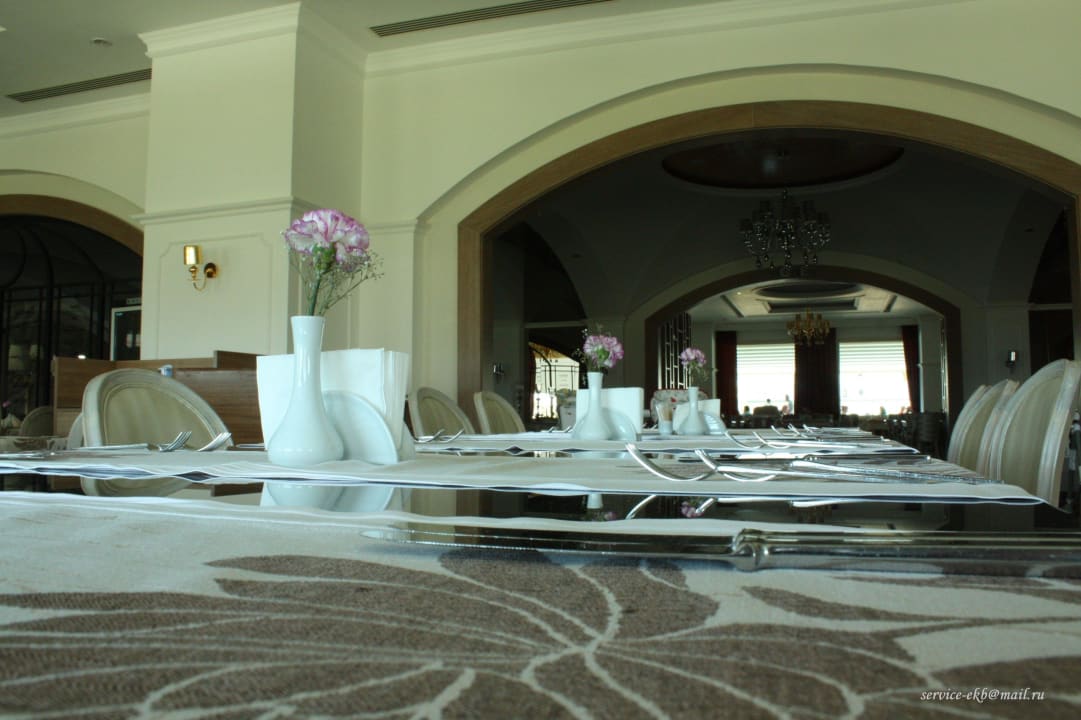 Ресторан Густо Hotel Delphin Imperial