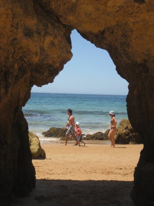 Blick aus einer Grotte AP Oriental Beach - Adults Friendly