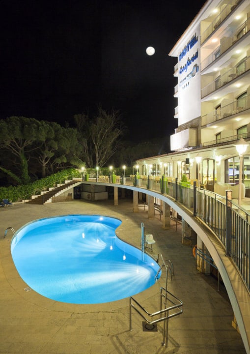 Piscina Ilunion Caleta Park