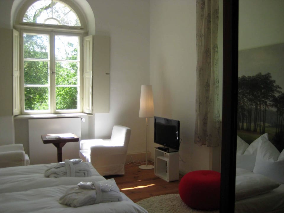 Schlafzimmer Kavaliershaus Suitehotel am Finckener See