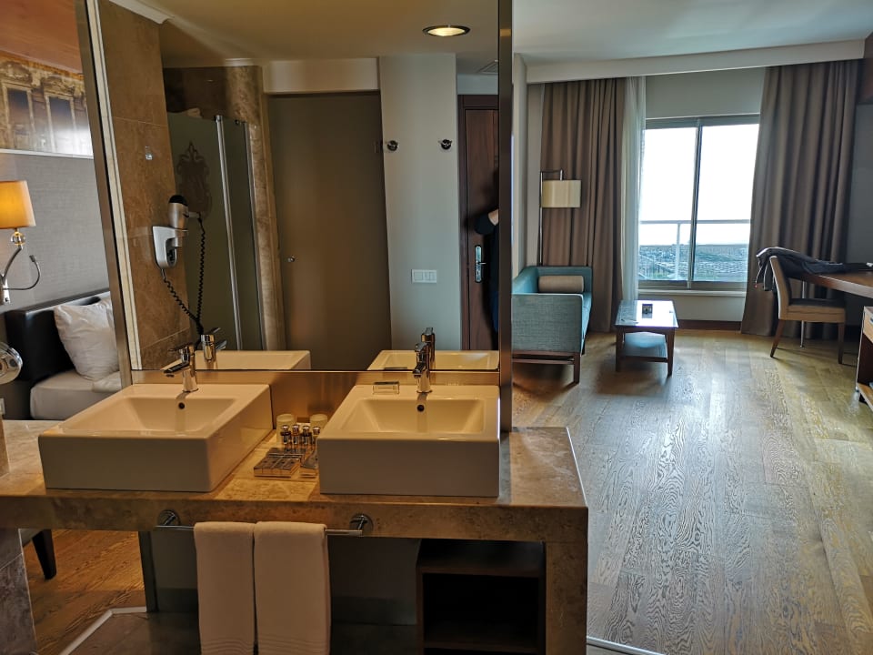 Zimmer Commodore Elite Suites & Spa - Adults only